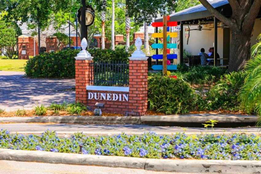 Dunedin Landmark sign