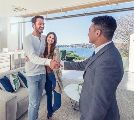 Time to go shopping with a real estate agent